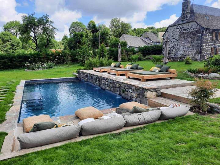  Pisciniste à Saint-Flour 